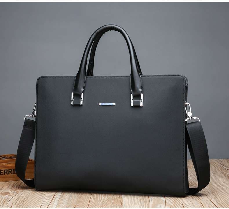 高級感漂う都会派ビジネスバッグ