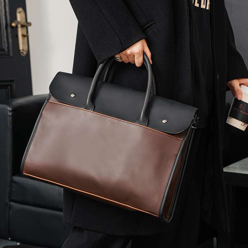 高級感漂う二色使いビジネスバッグ