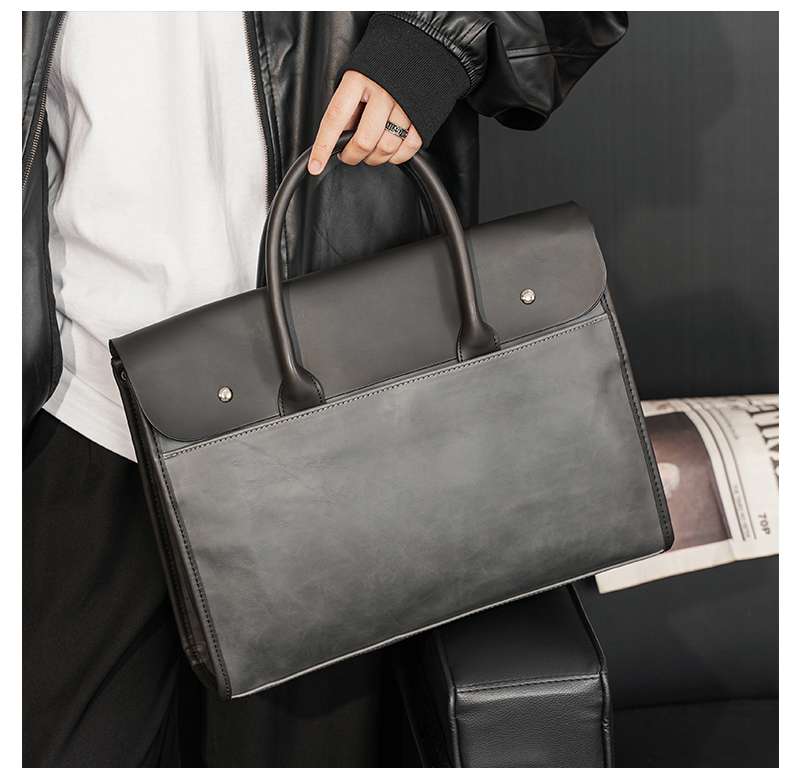 高級感漂う二色使いビジネスバッグ