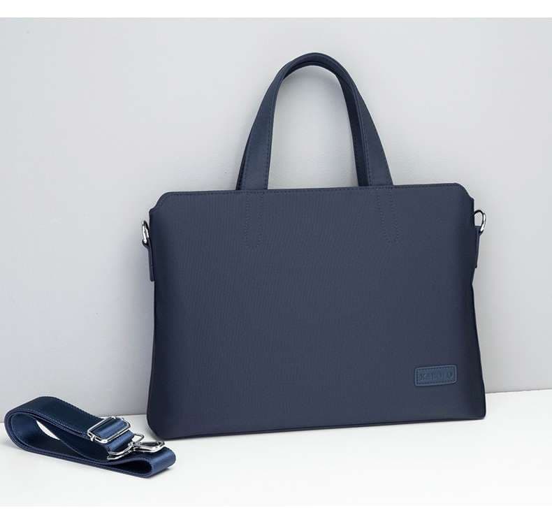 機能性重視のビジネスバッグ