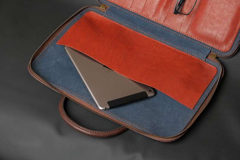 職人技が光る上質ブリーフケース