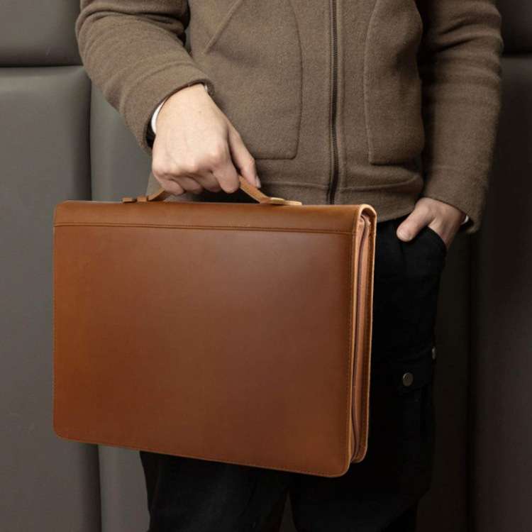 クラシック マルチポケット ブリーフケース