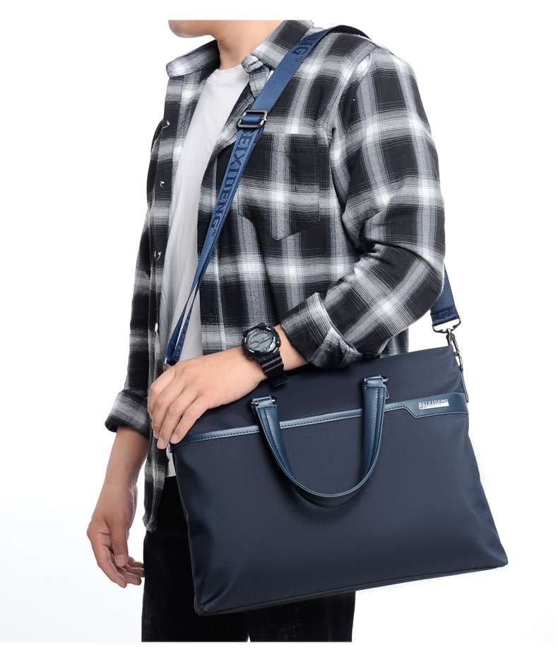 ブリーフケース 都会派ビジネスマン向け軽量ブリーフ