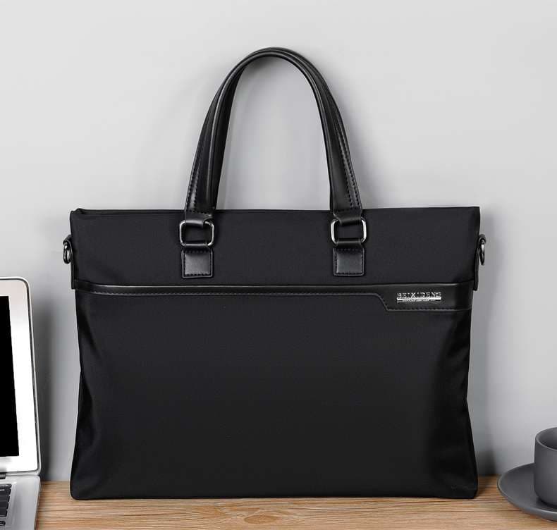 ブリーフケース 都会派ビジネスマン向け軽量ブリーフ