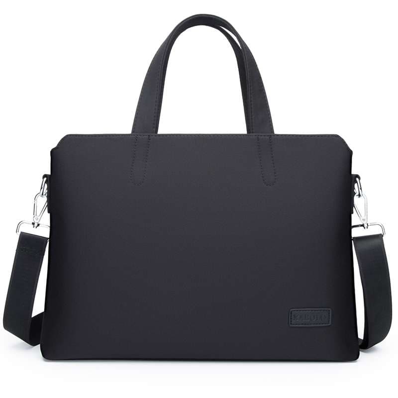 機能性重視のビジネスバッグ