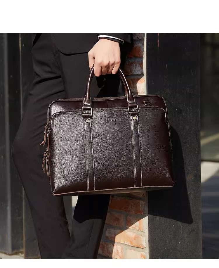 ビジネスバッグ 洗練されたビジネスマンの必需品