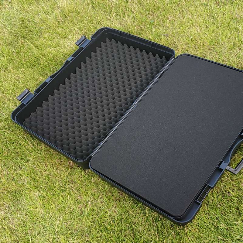 ブリーフケース 頑丈耐衝撃ハードケース