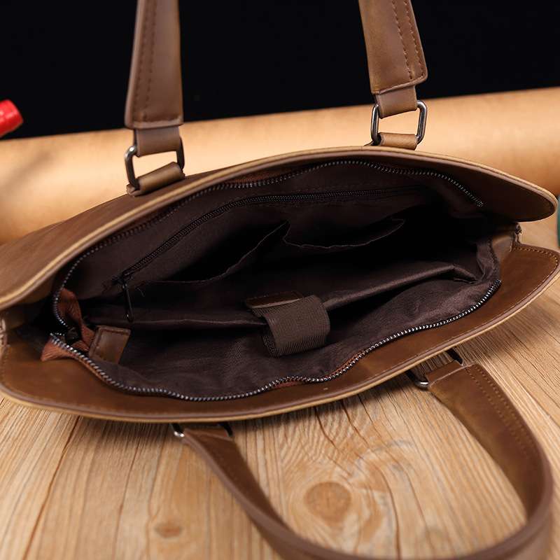 職人技が光る上質レザーブリーフケース