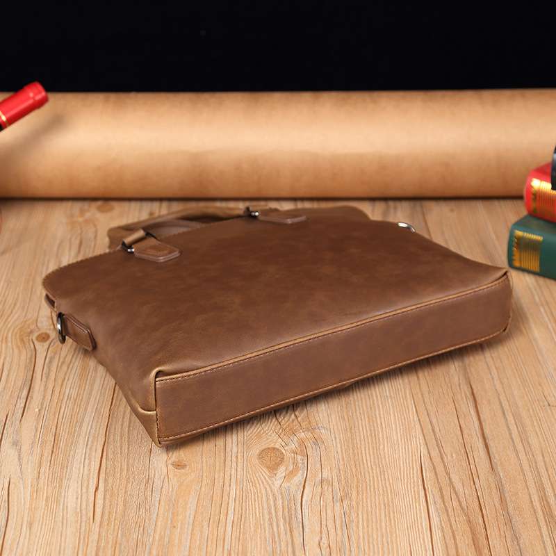 職人技が光る上質レザーブリーフケース