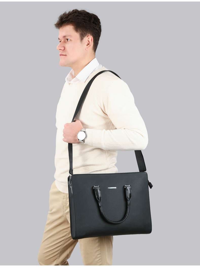 高級感漂う都会派ビジネスバッグ