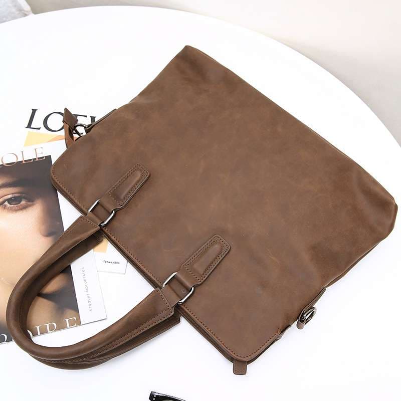 ビジネスシーンを彩る上質レザーブリーフケース