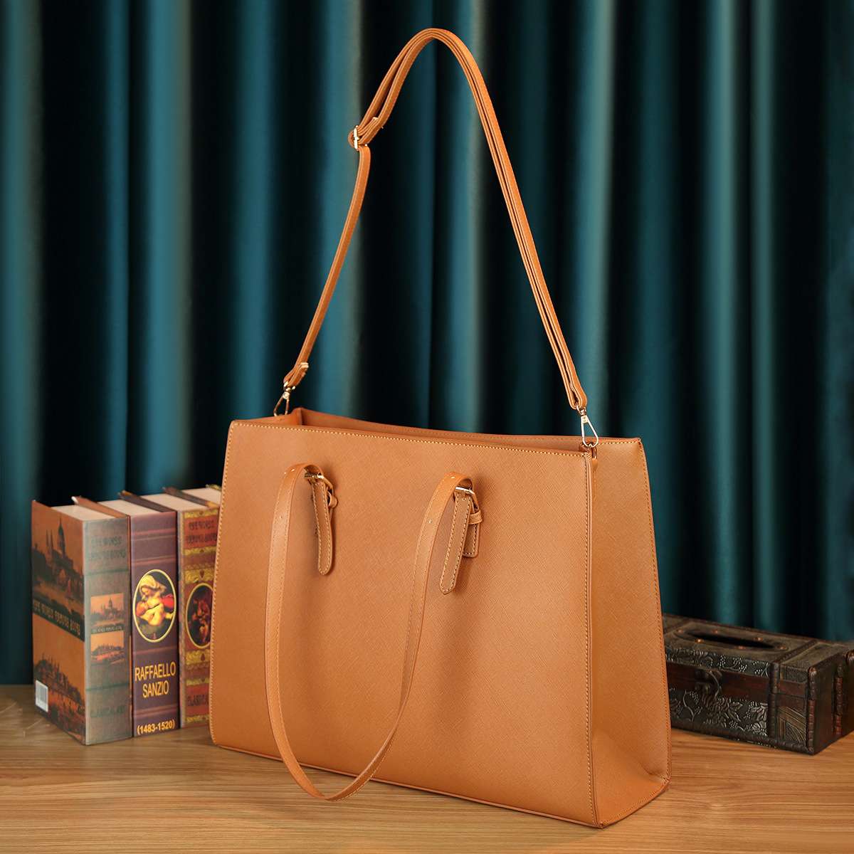 高級革素材の上品ブリーフケース