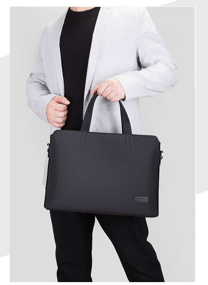 機能性重視のビジネスバッグ