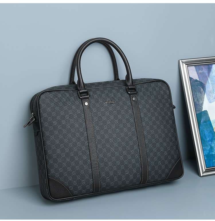 ブリーフケース 高級感溢れる革製ビジネスバッグ