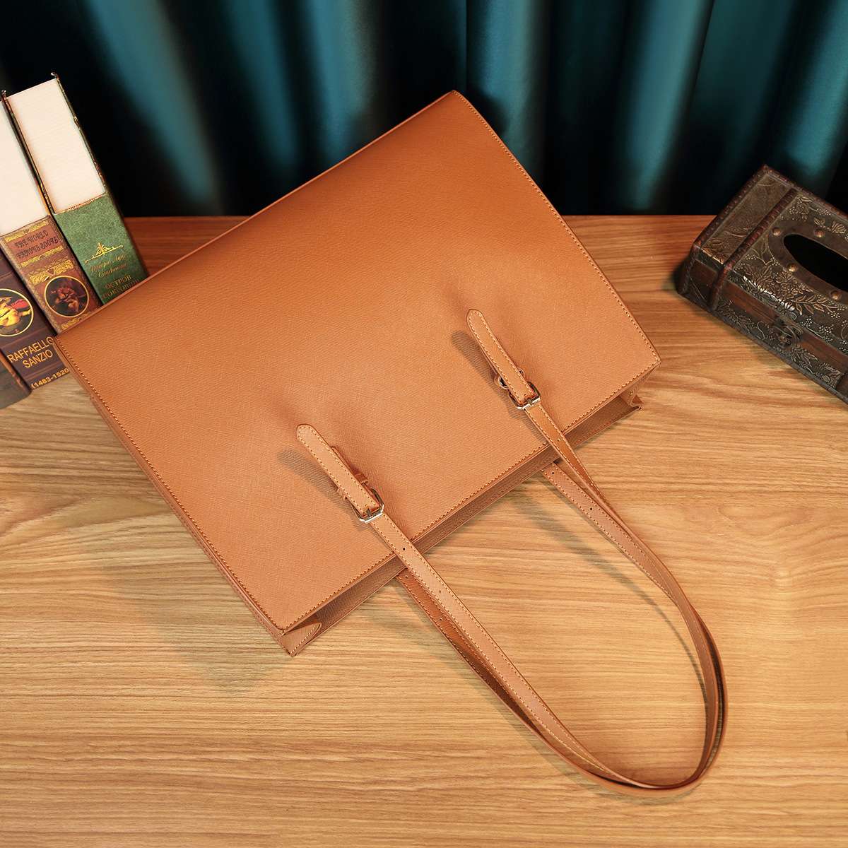 高級革素材の上品ブリーフケース