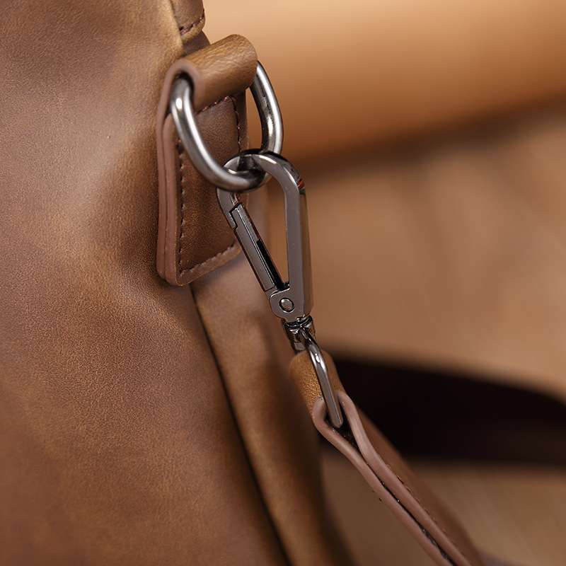 職人技が光る上質レザーブリーフケース