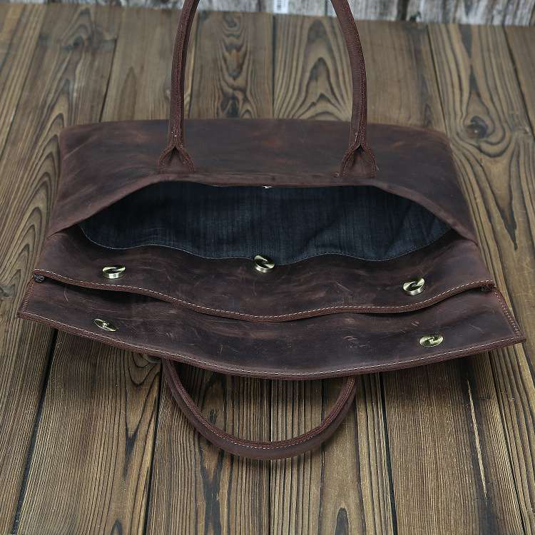 至高の職人技が息づく本革ブリーフケース