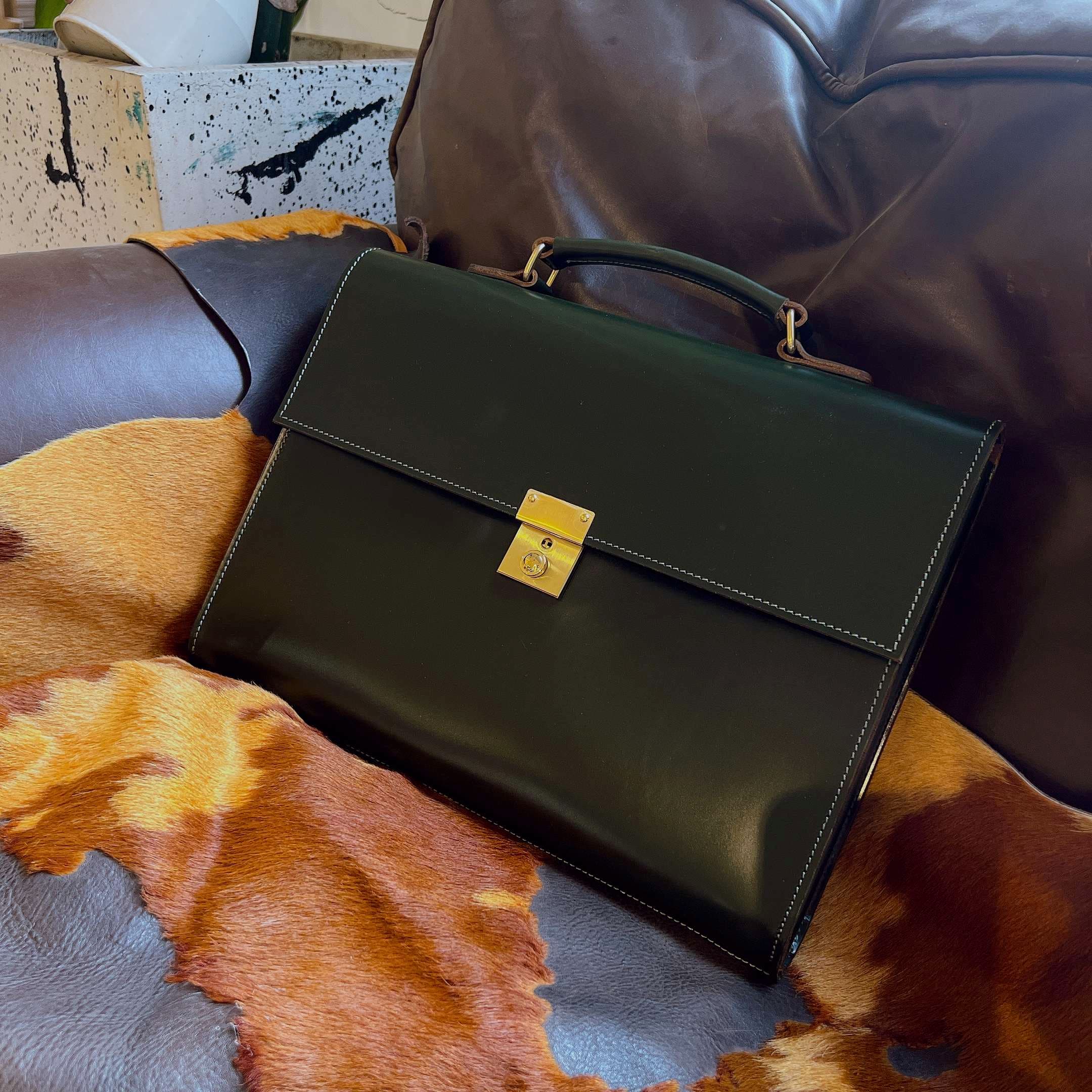 クラシック本革ビジネスブリーフケース